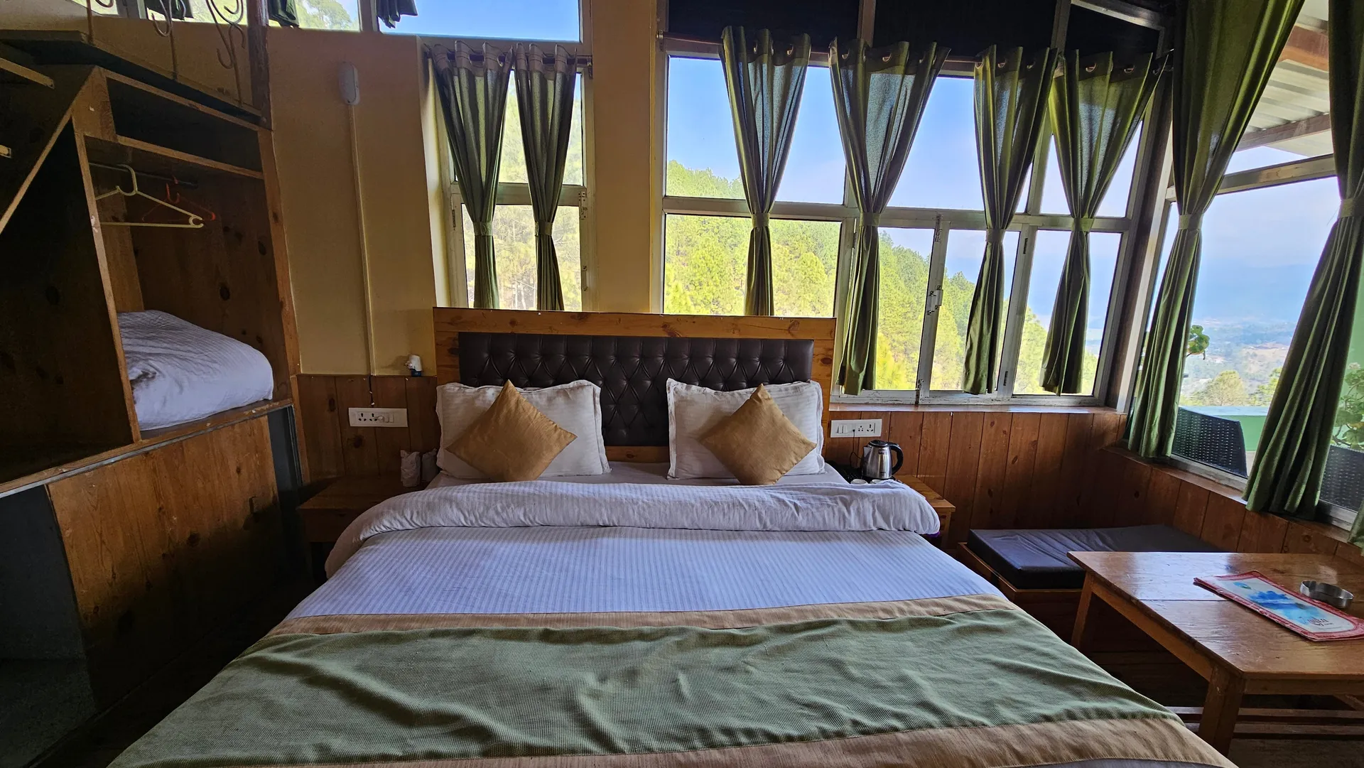Nature's Valley Resort Room