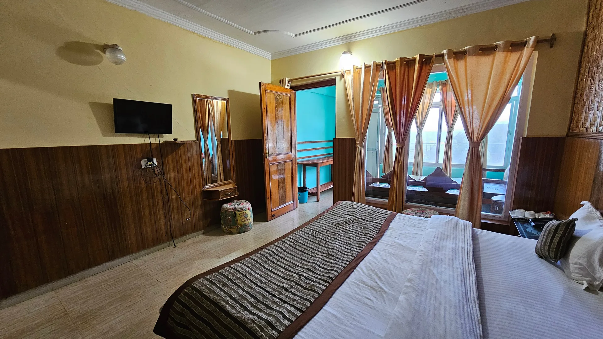 Nature's Valley Resort Room