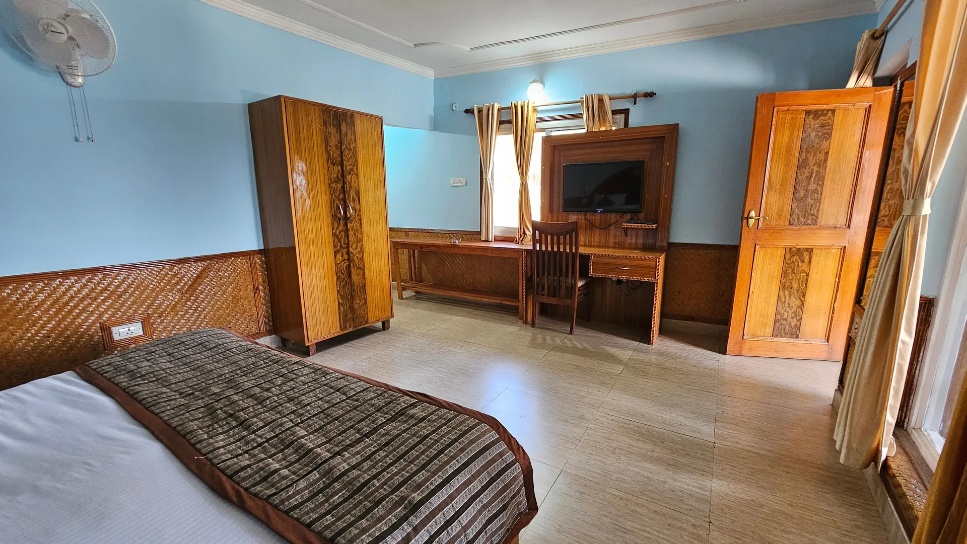 Nature's Valley Resort Room