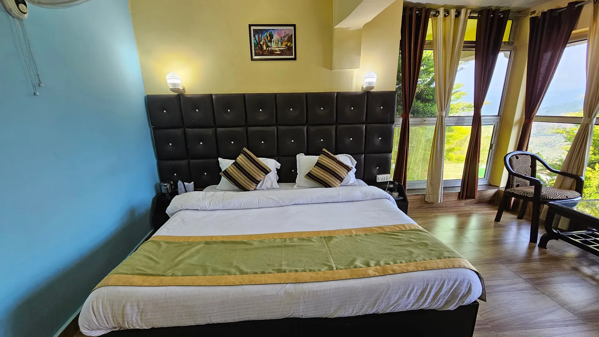 Nature's Valley Resort Room