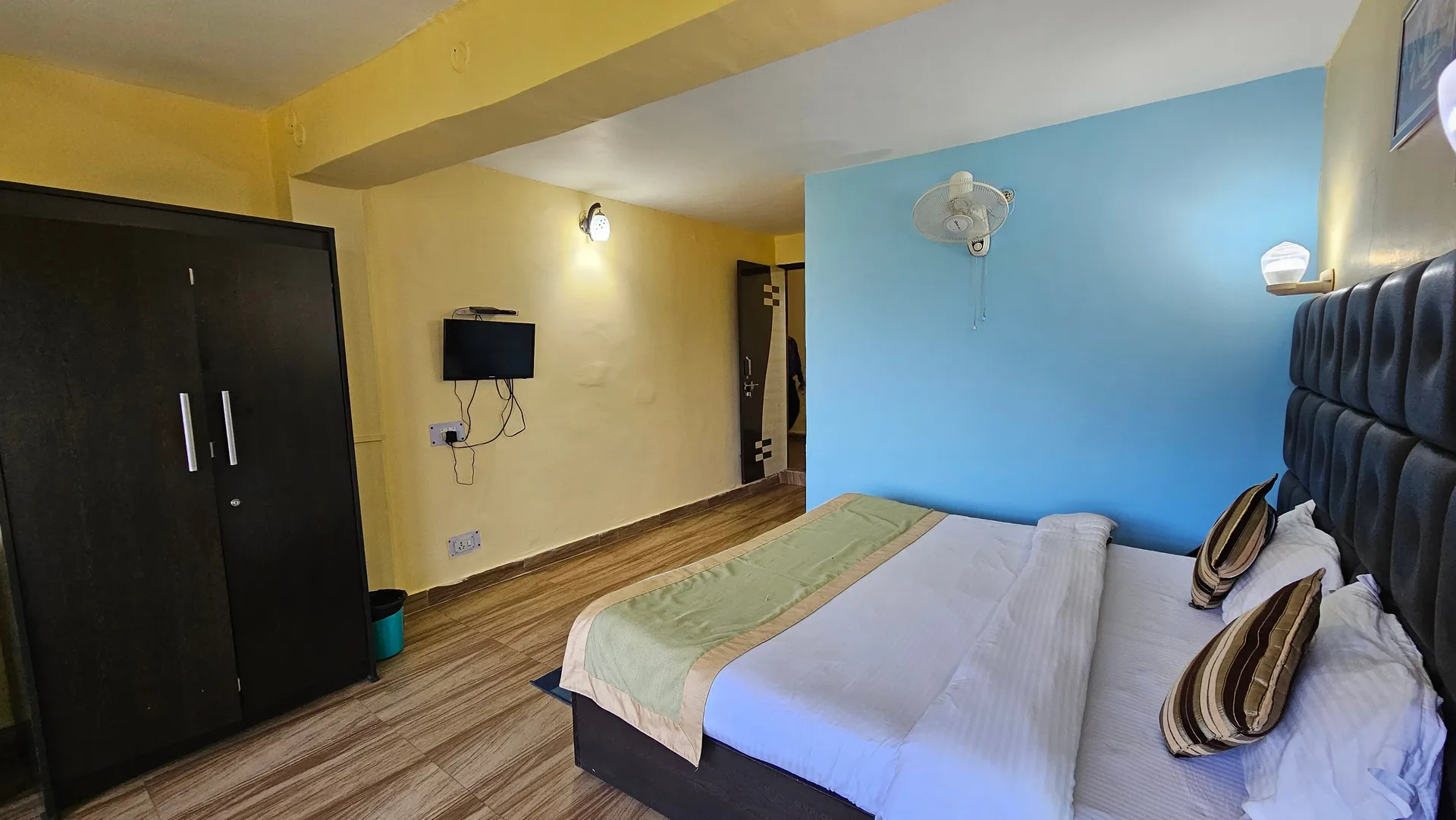 Nature's Valley Resort Room