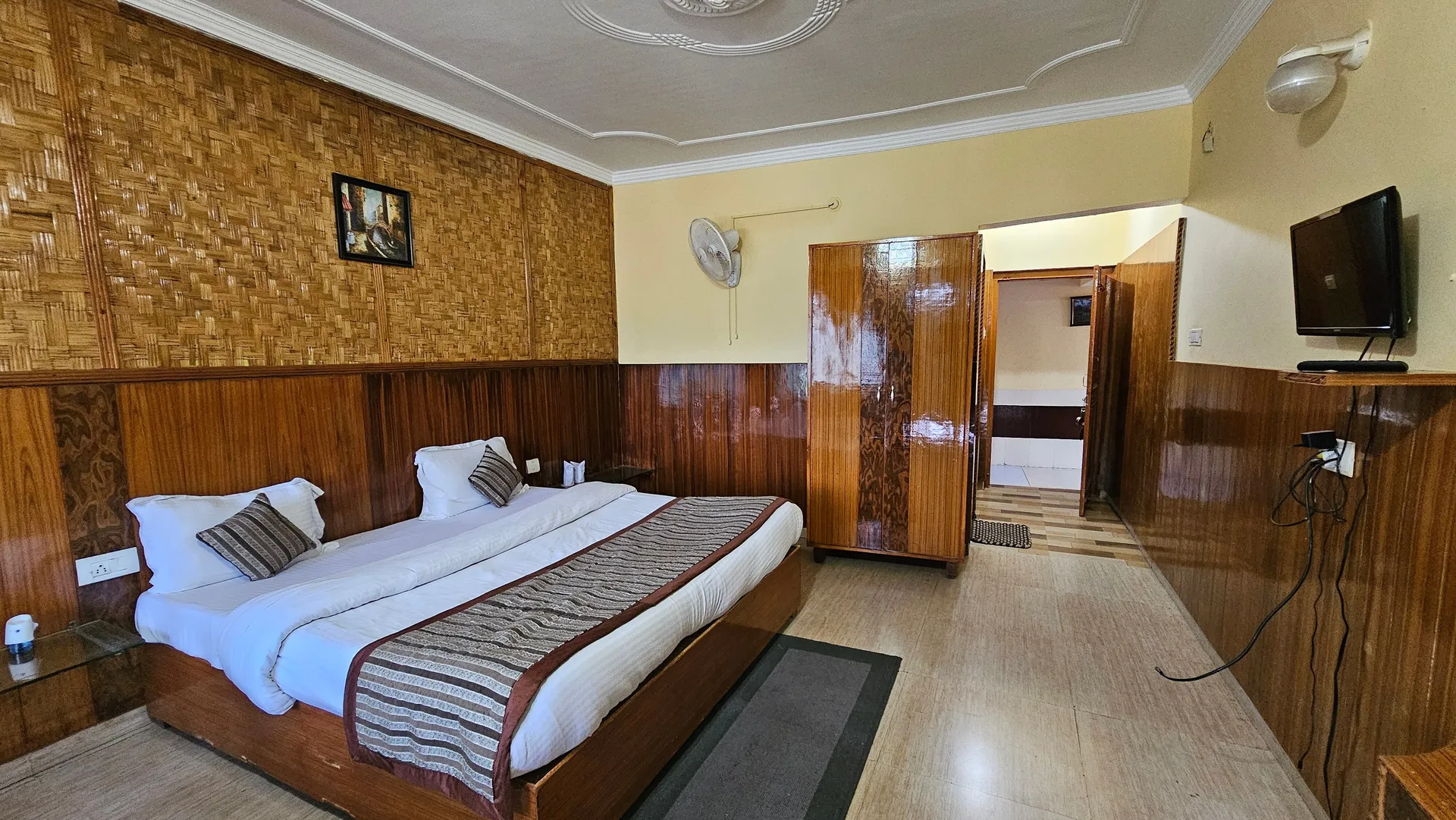 Nature's Valley Resort Room