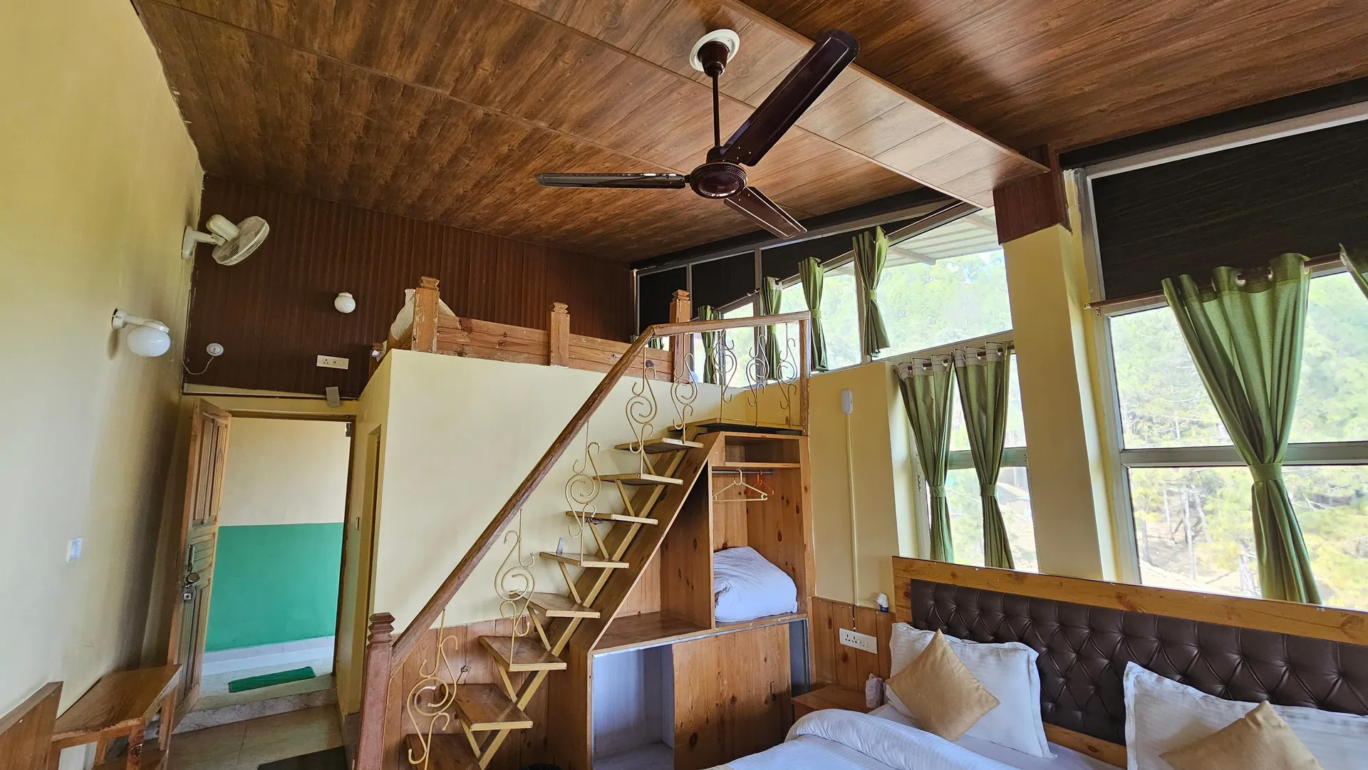 Nature's Valley Resort Room