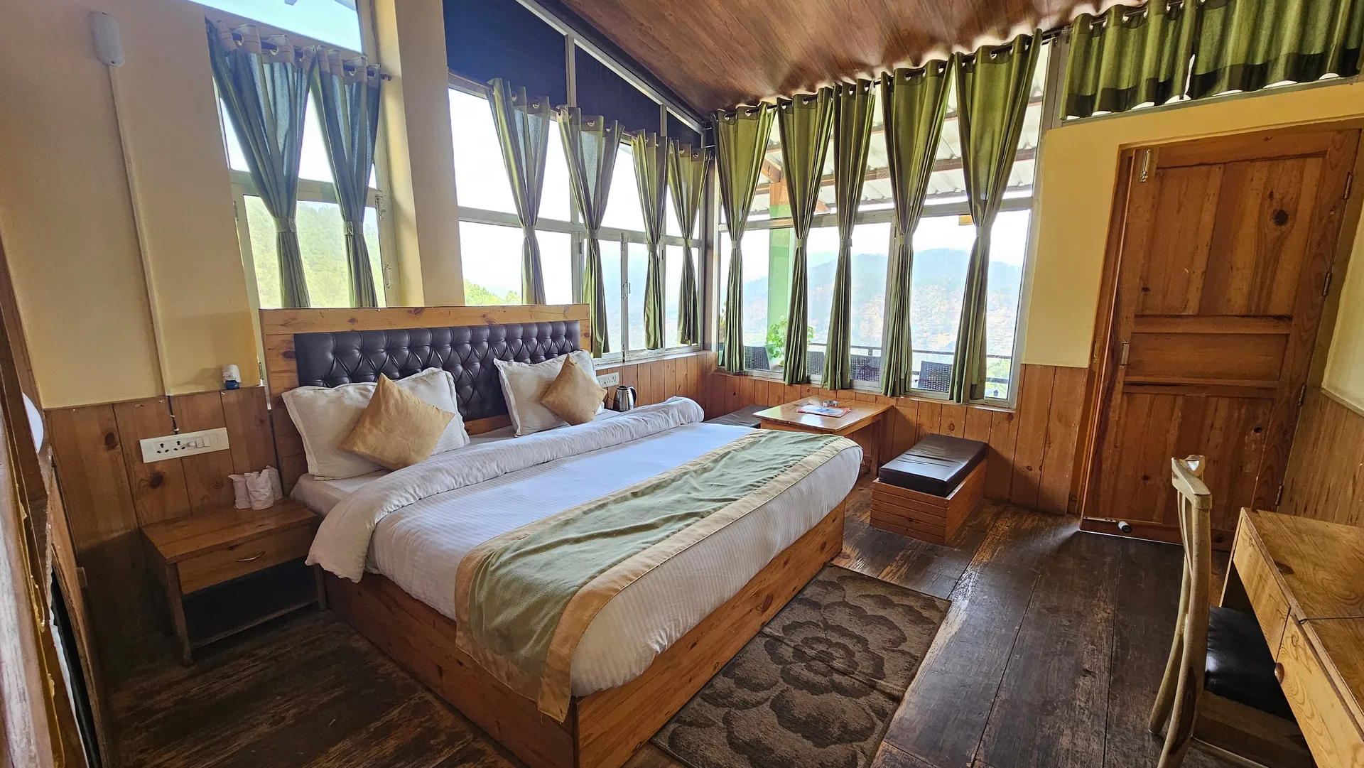 Nature's Valley Resort Room
