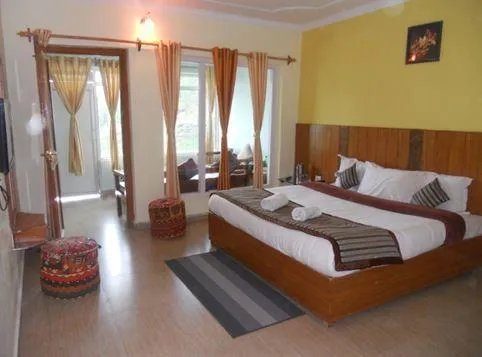 Nature's Valley Resort Room
