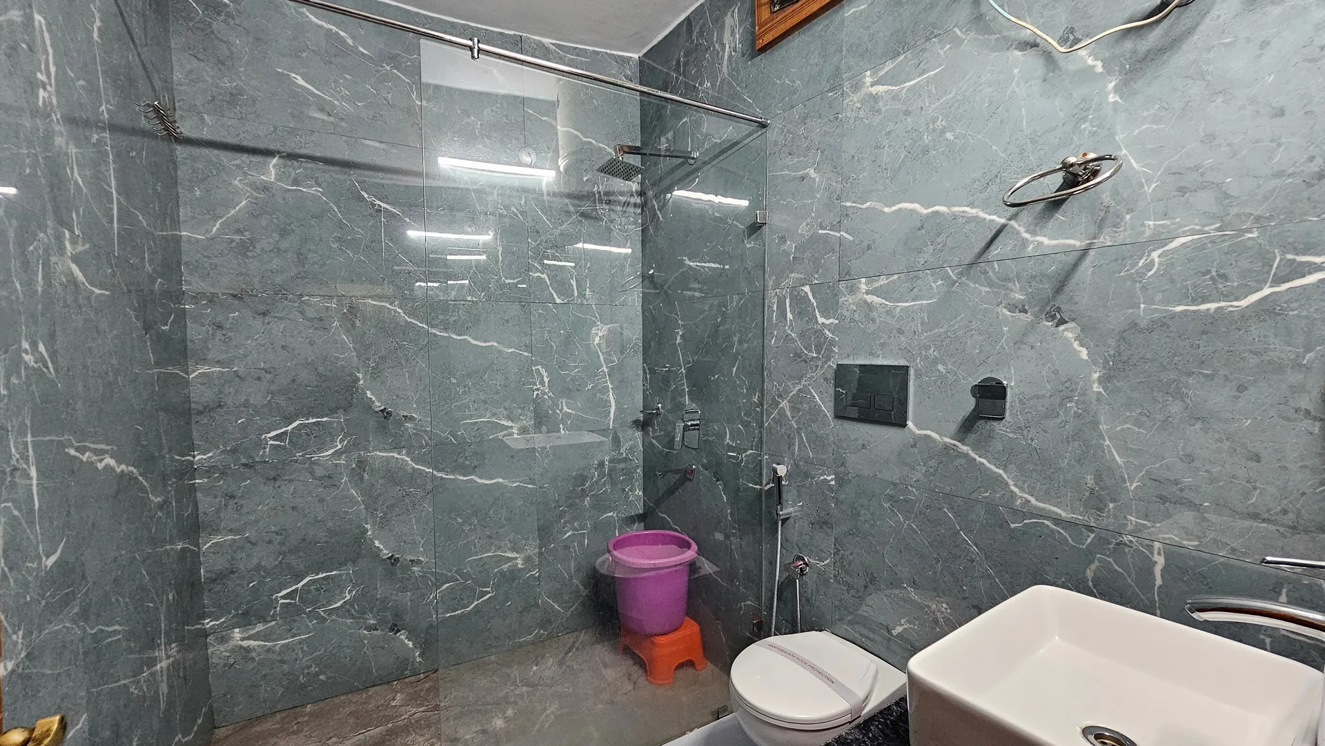 Nature's Valley Resort Washroom