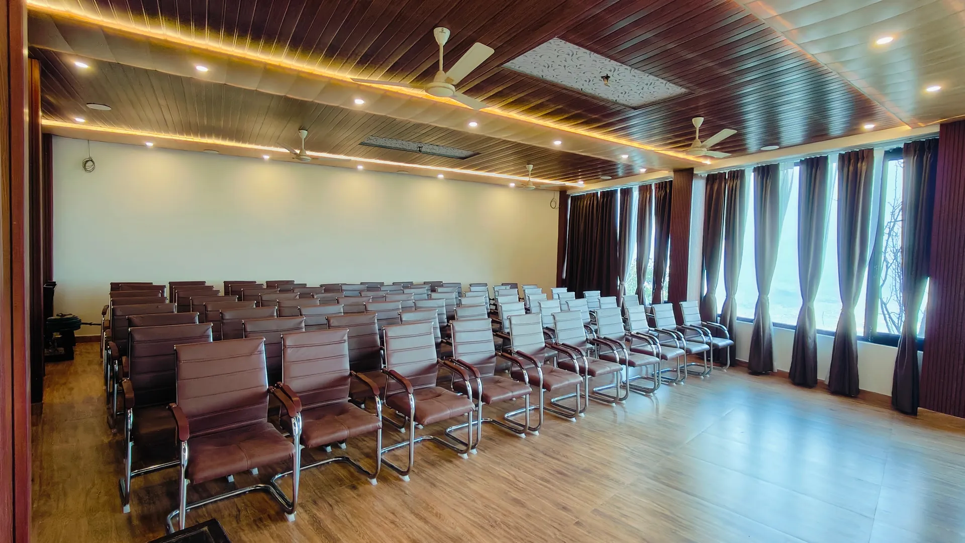 SUNITA HIMALAYAN PARADISE Conference Room