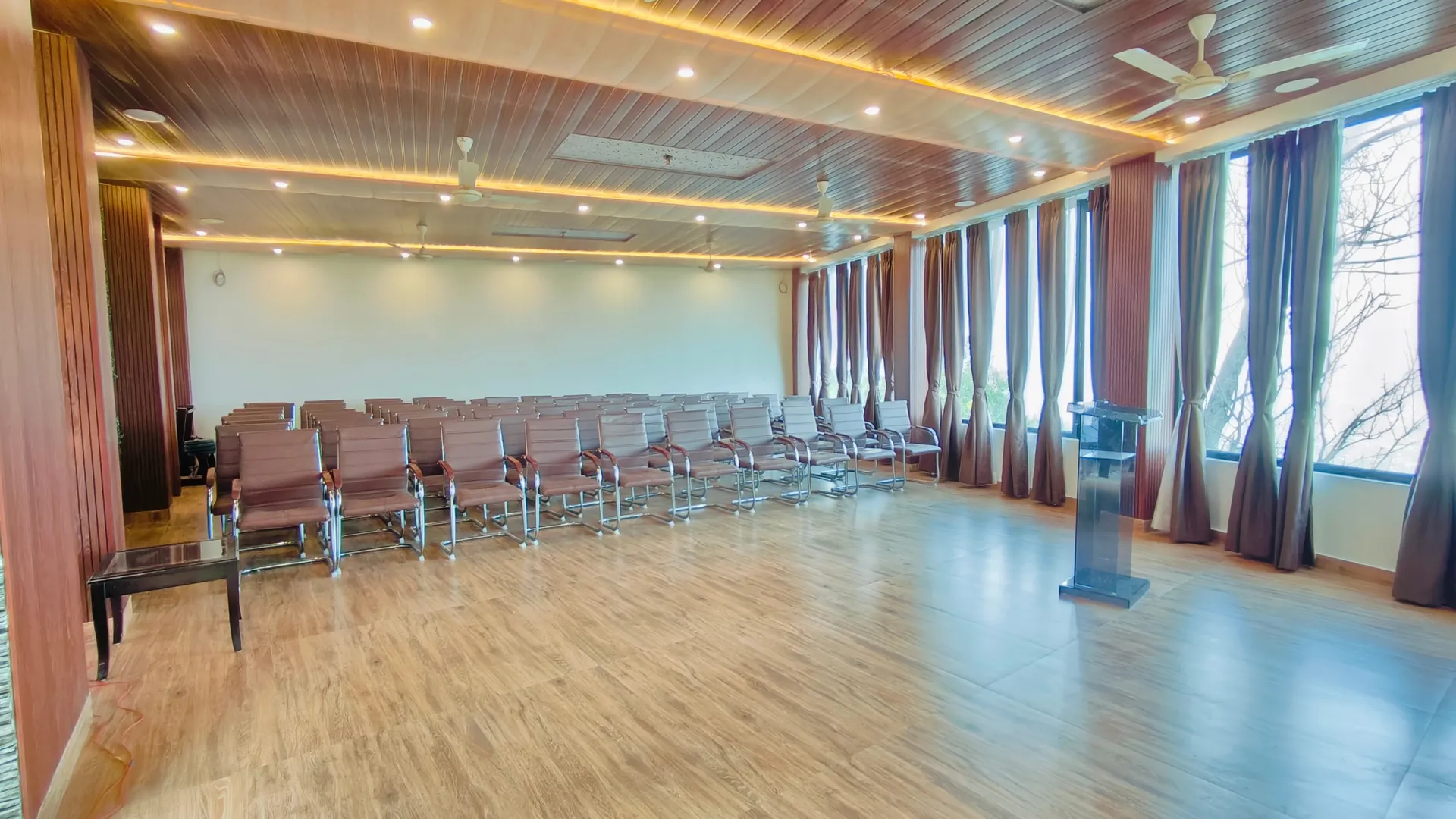 SUNITA HIMALAYAN PARADISE Conference Room
