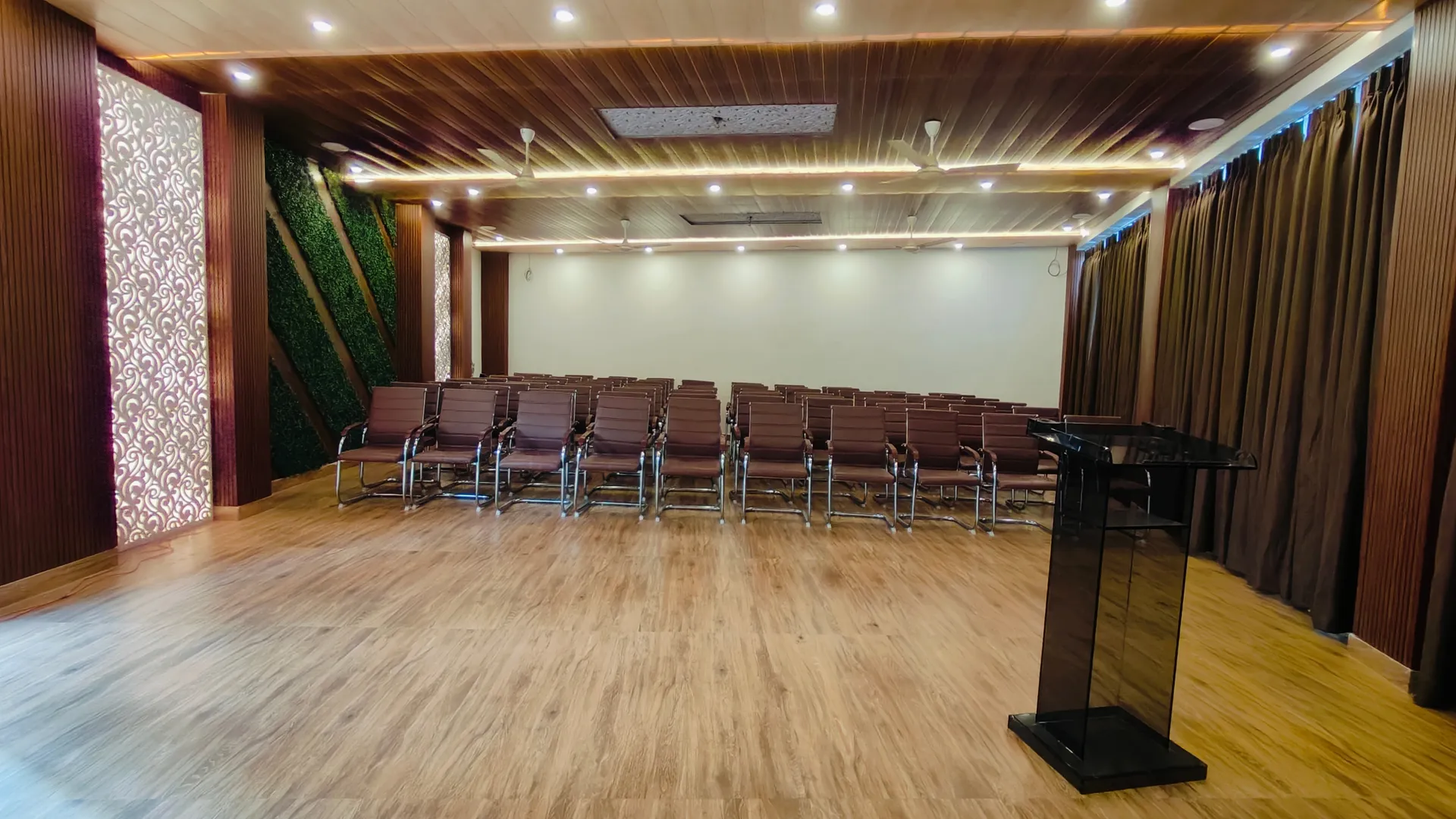 SUNITA HIMALAYAN PARADISE Conference Room