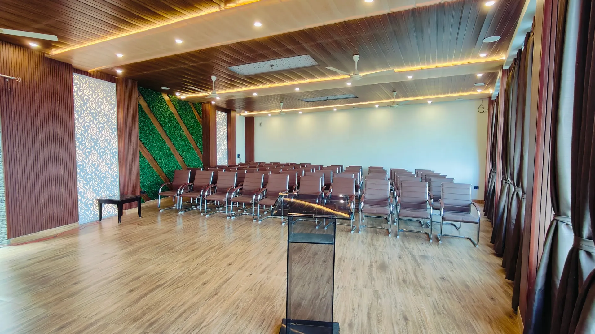 SUNITA HIMALAYAN PARADISE Conference Room