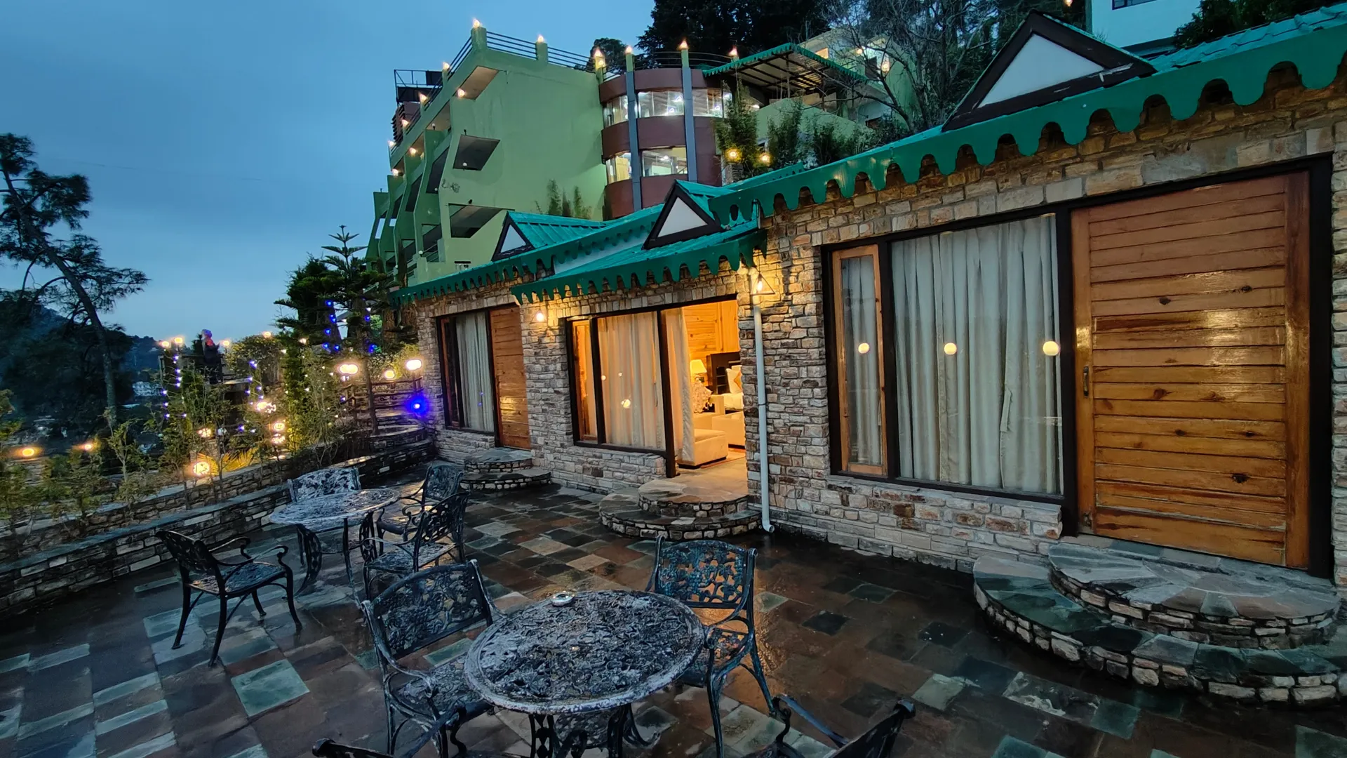 SUNITA HIMALAYAN PARADISE Entrance