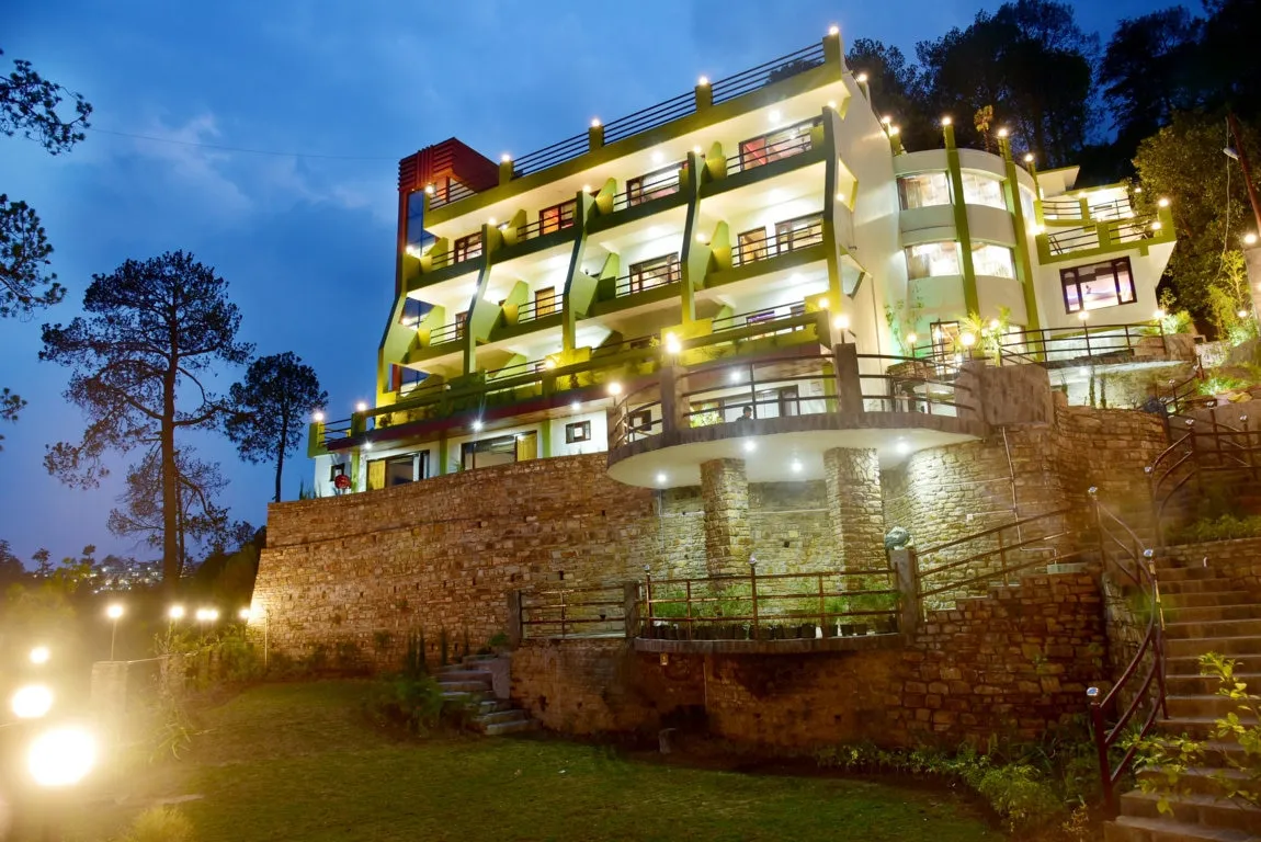 SUNITA HIMALAYAN PARADISE Facade