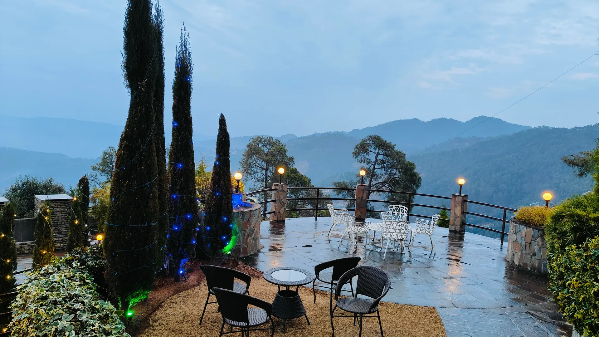 SUNITA HIMALAYAN PARADISE Garden