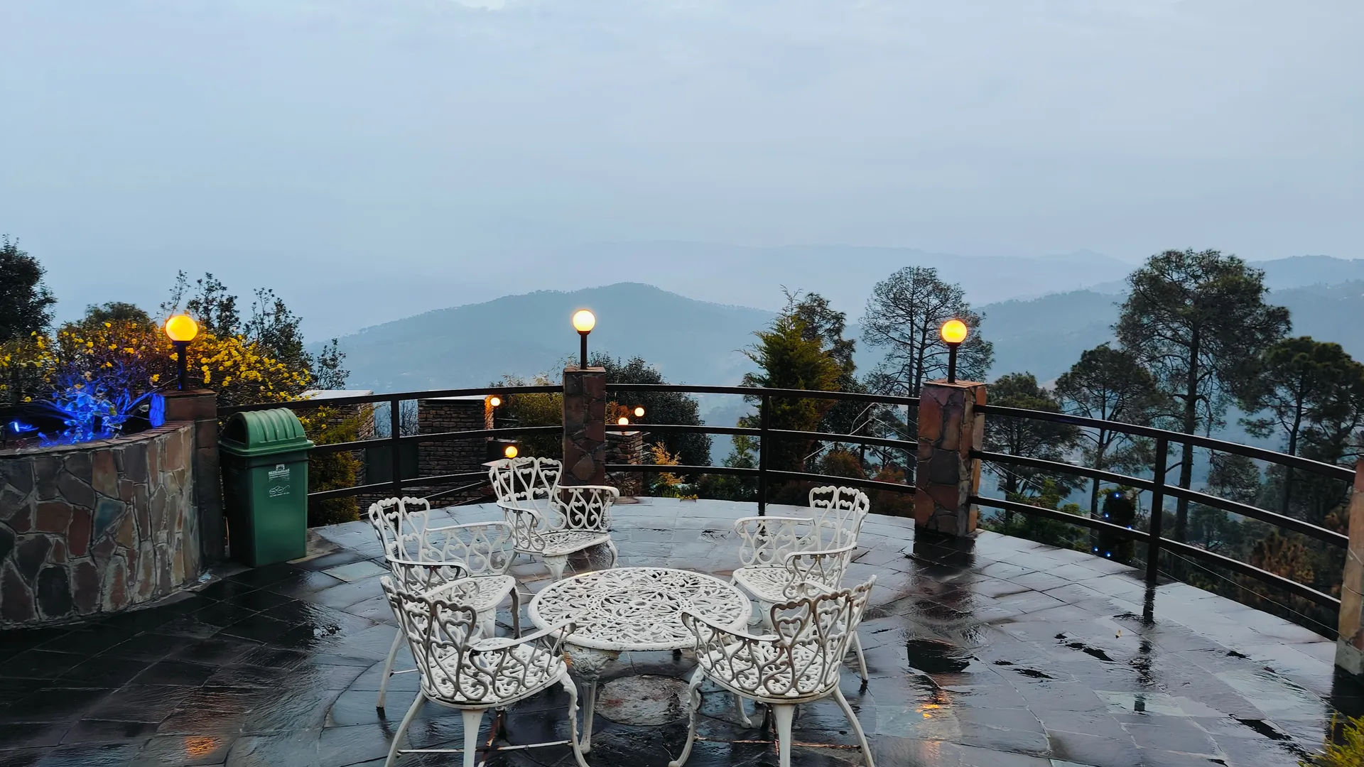 SUNITA HIMALAYAN PARADISE Garden