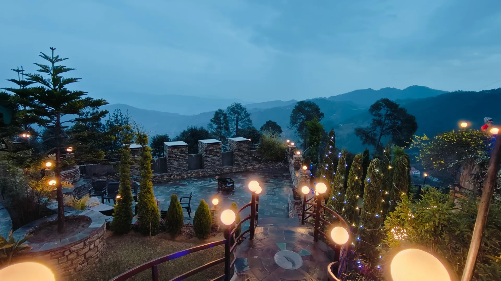 SUNITA HIMALAYAN PARADISE Outdoors