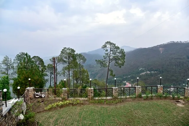 SUNITA HIMALAYAN PARADISE Outdoors