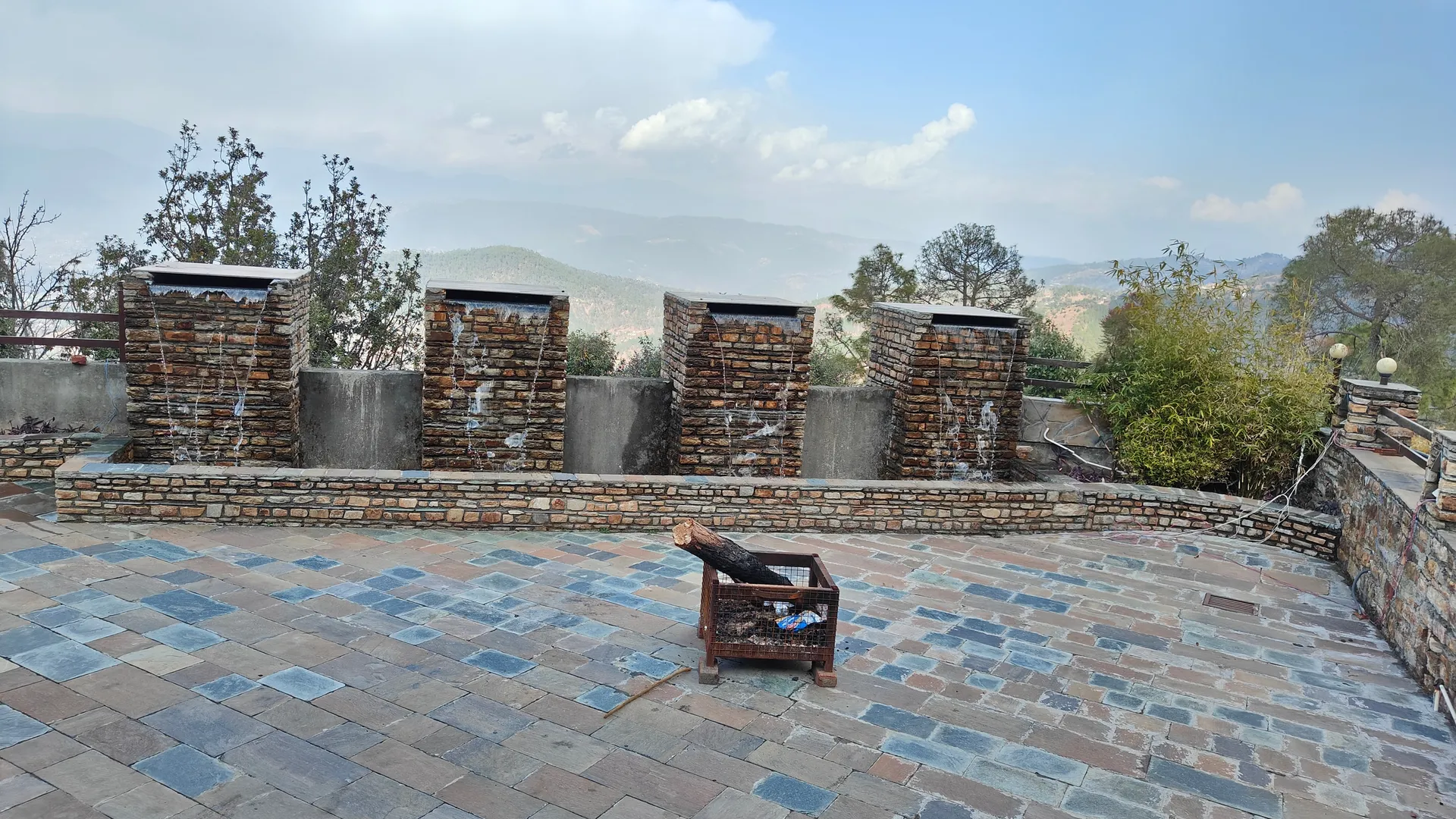 SUNITA HIMALAYAN PARADISE Outdoors