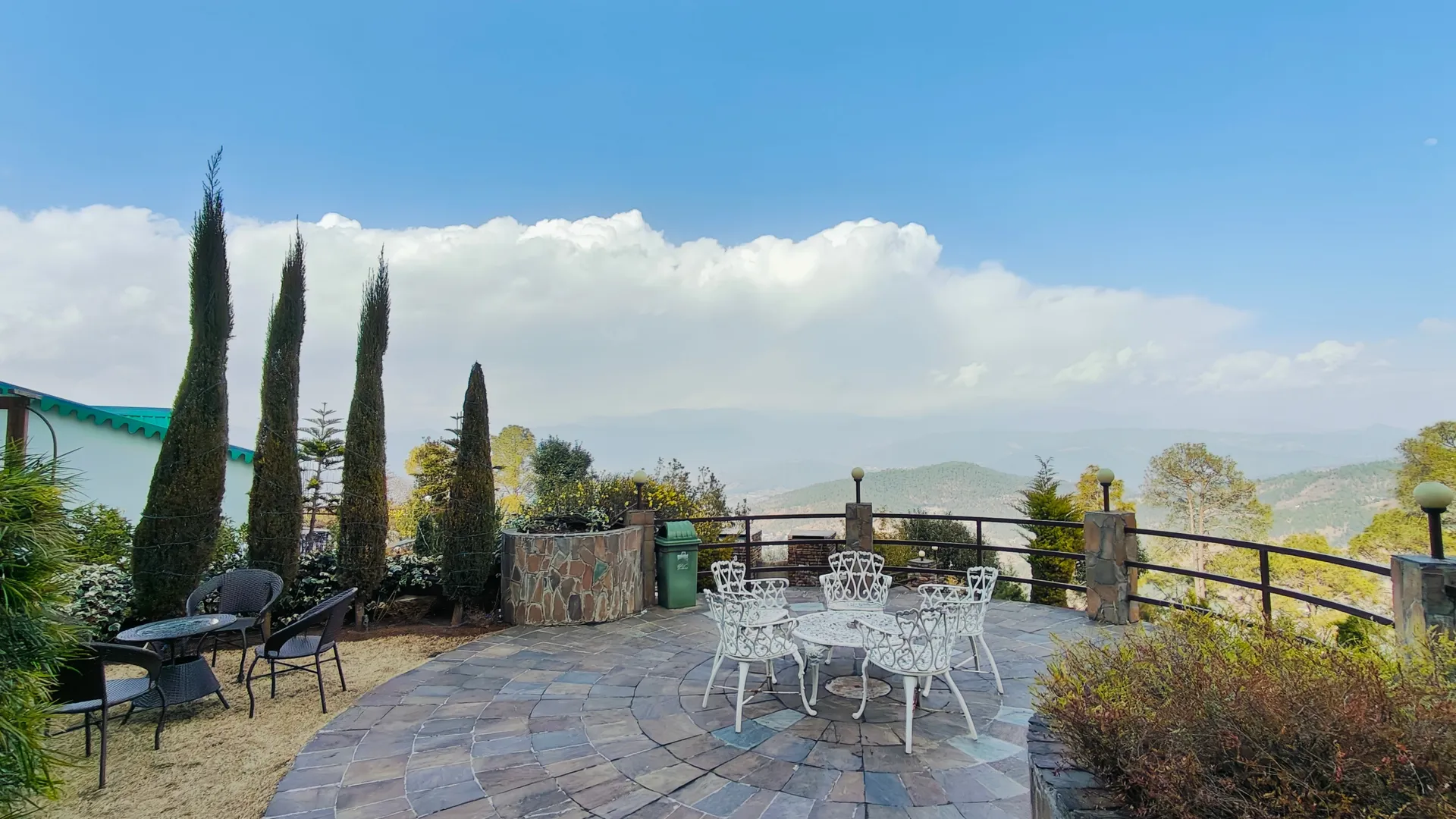 SUNITA HIMALAYAN PARADISE Outdoors