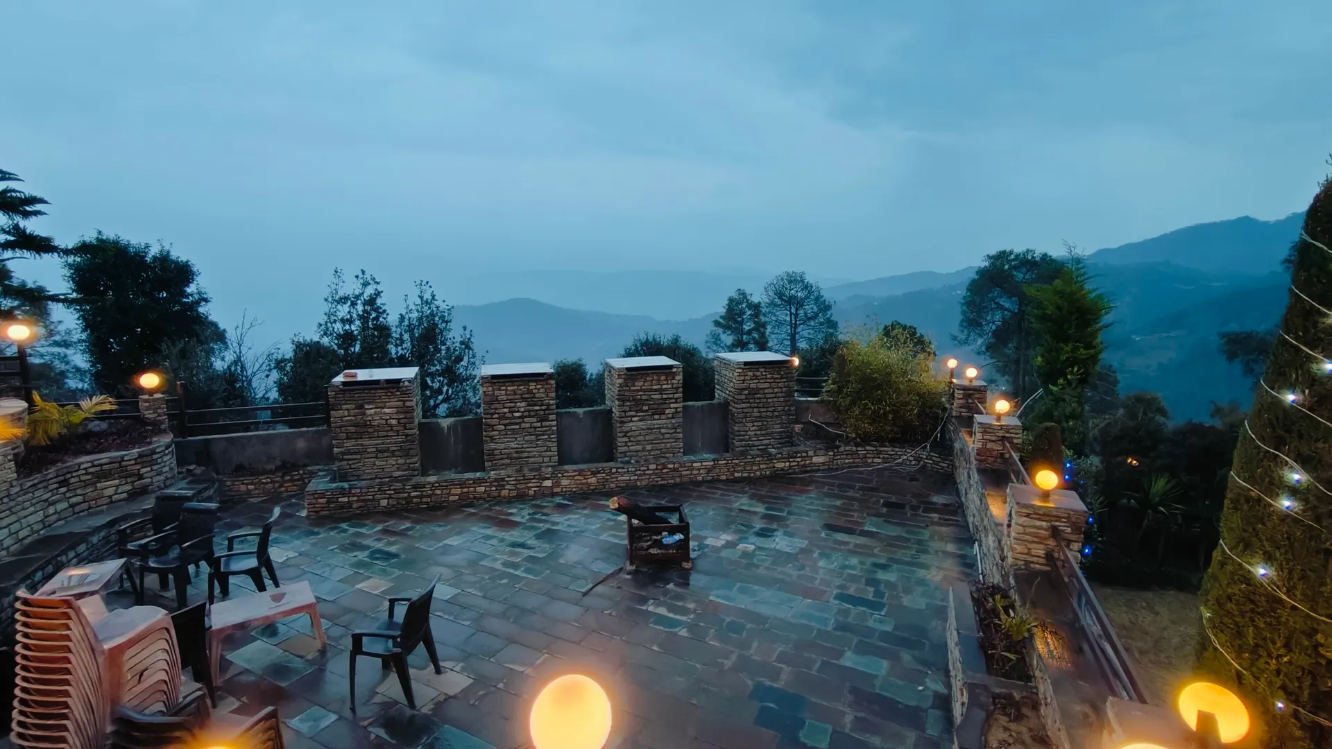 SUNITA HIMALAYAN PARADISE Outdoors