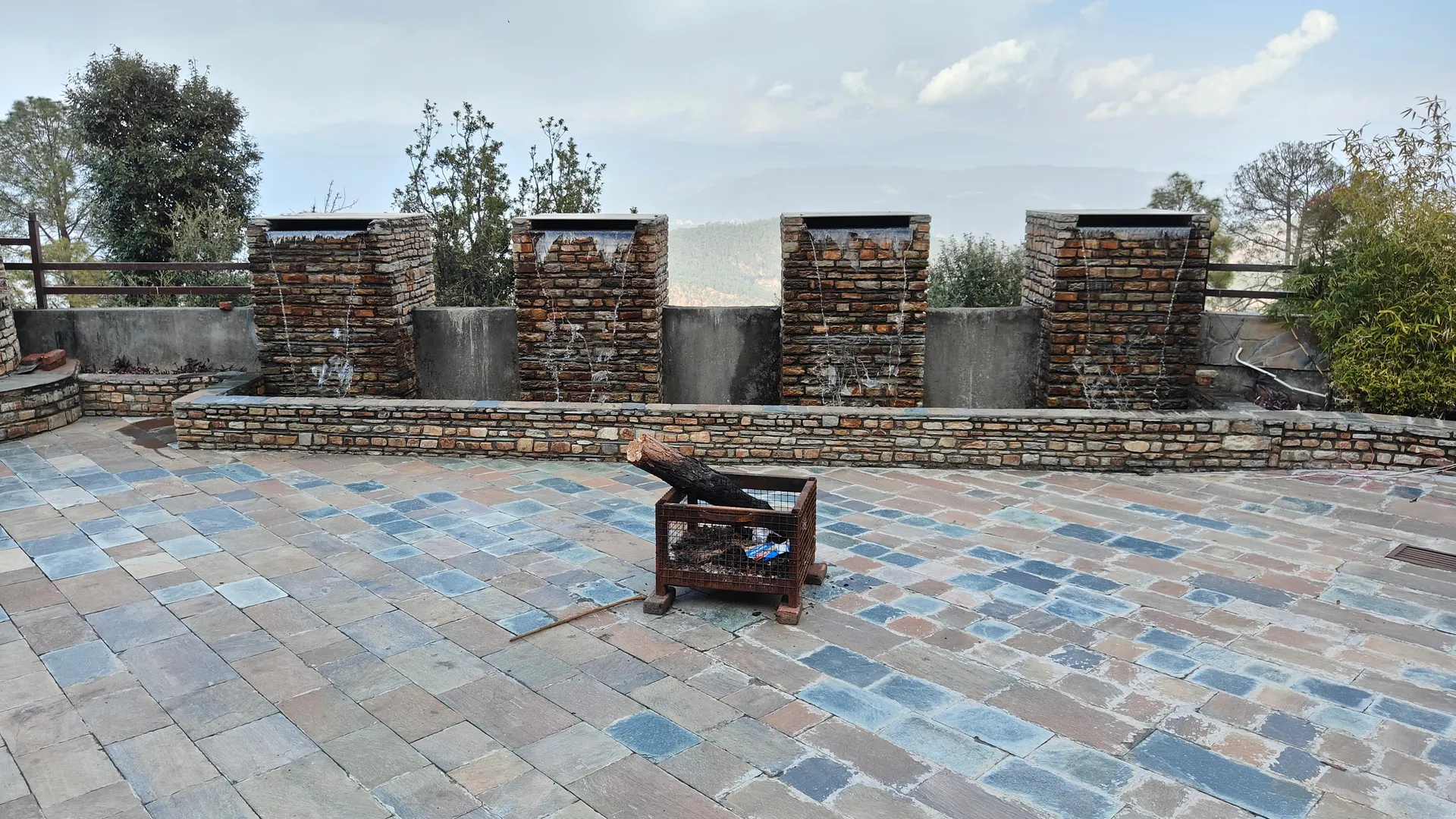 SUNITA HIMALAYAN PARADISE Outdoors