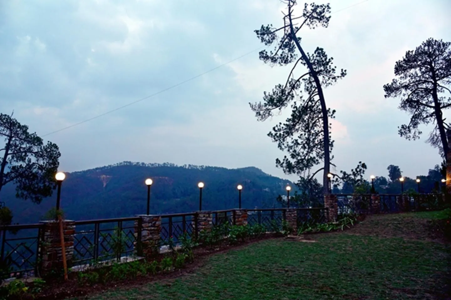 SUNITA HIMALAYAN PARADISE Outdoors