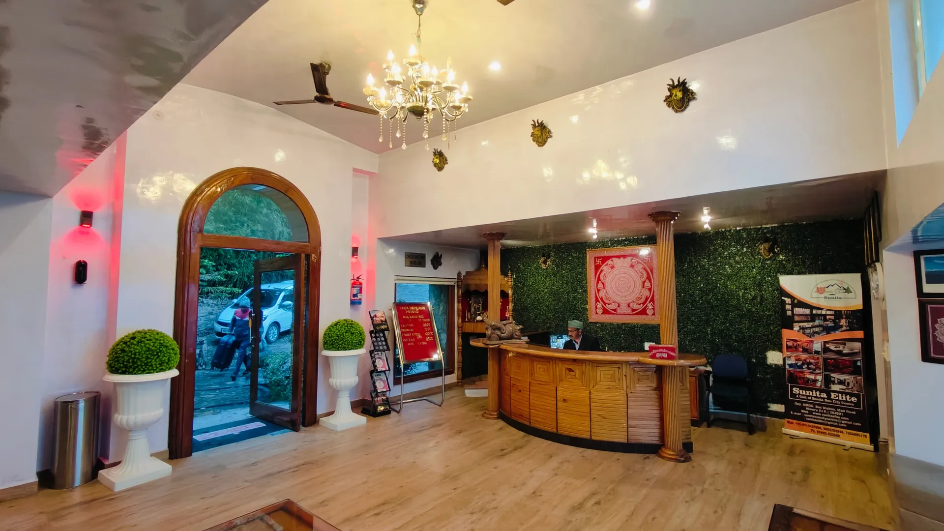 SUNITA HIMALAYAN PARADISE Reception