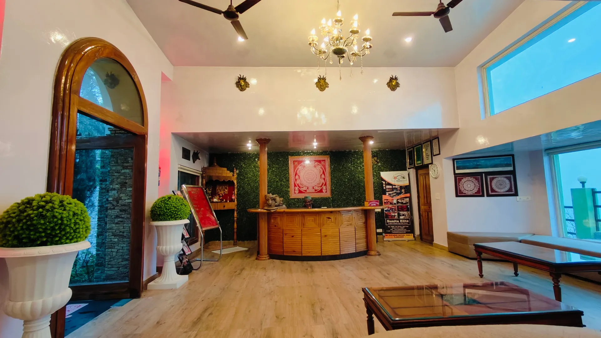 SUNITA HIMALAYAN PARADISE Reception