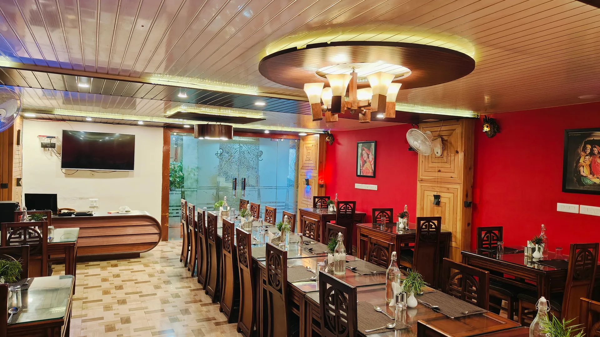 SUNITA HIMALAYAN PARADISE Restaurant