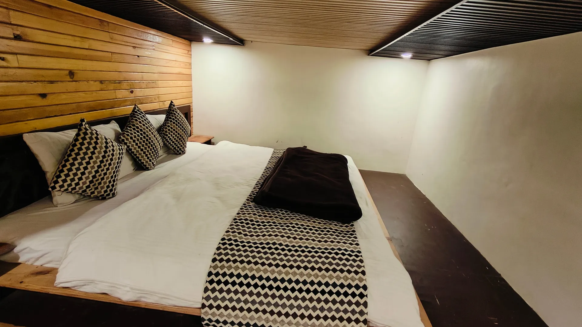 SUNITA HIMALAYAN PARADISE Room
