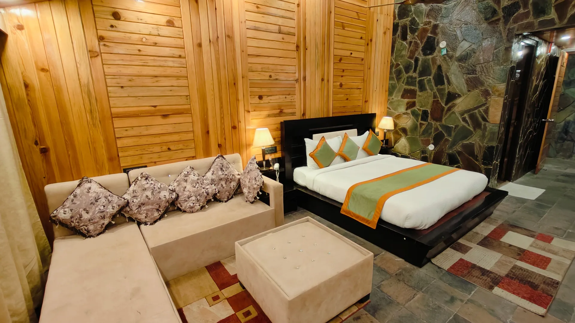 SUNITA HIMALAYAN PARADISE Room