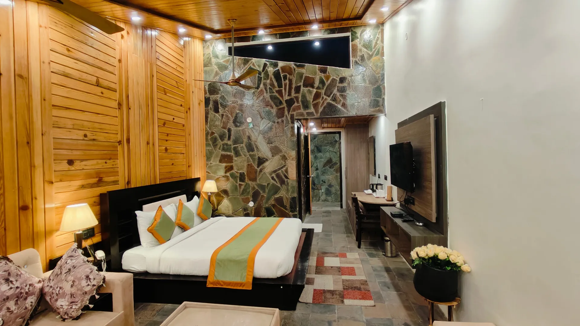 SUNITA HIMALAYAN PARADISE Room