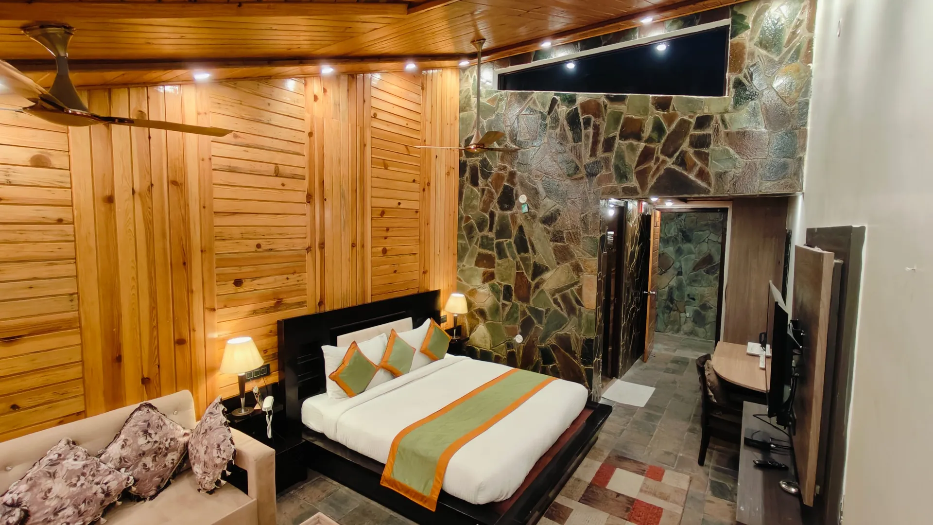 SUNITA HIMALAYAN PARADISE Room