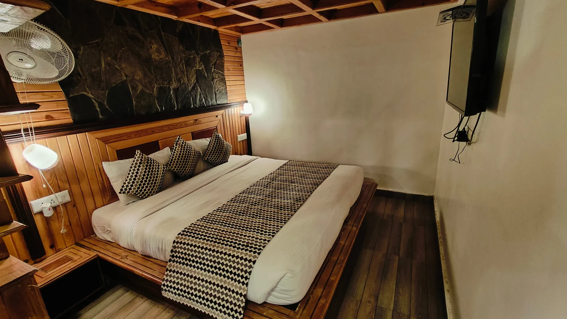 SUNITA HIMALAYAN PARADISE Room