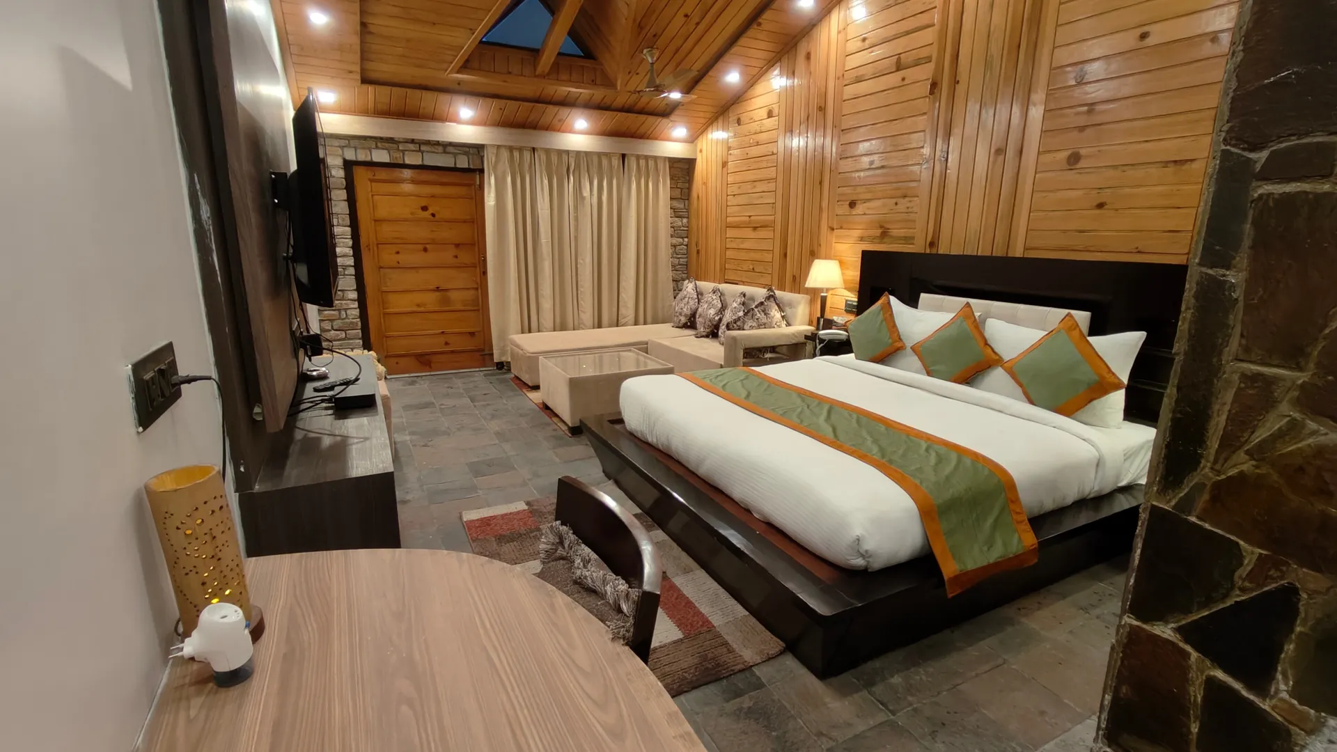 SUNITA HIMALAYAN PARADISE Room