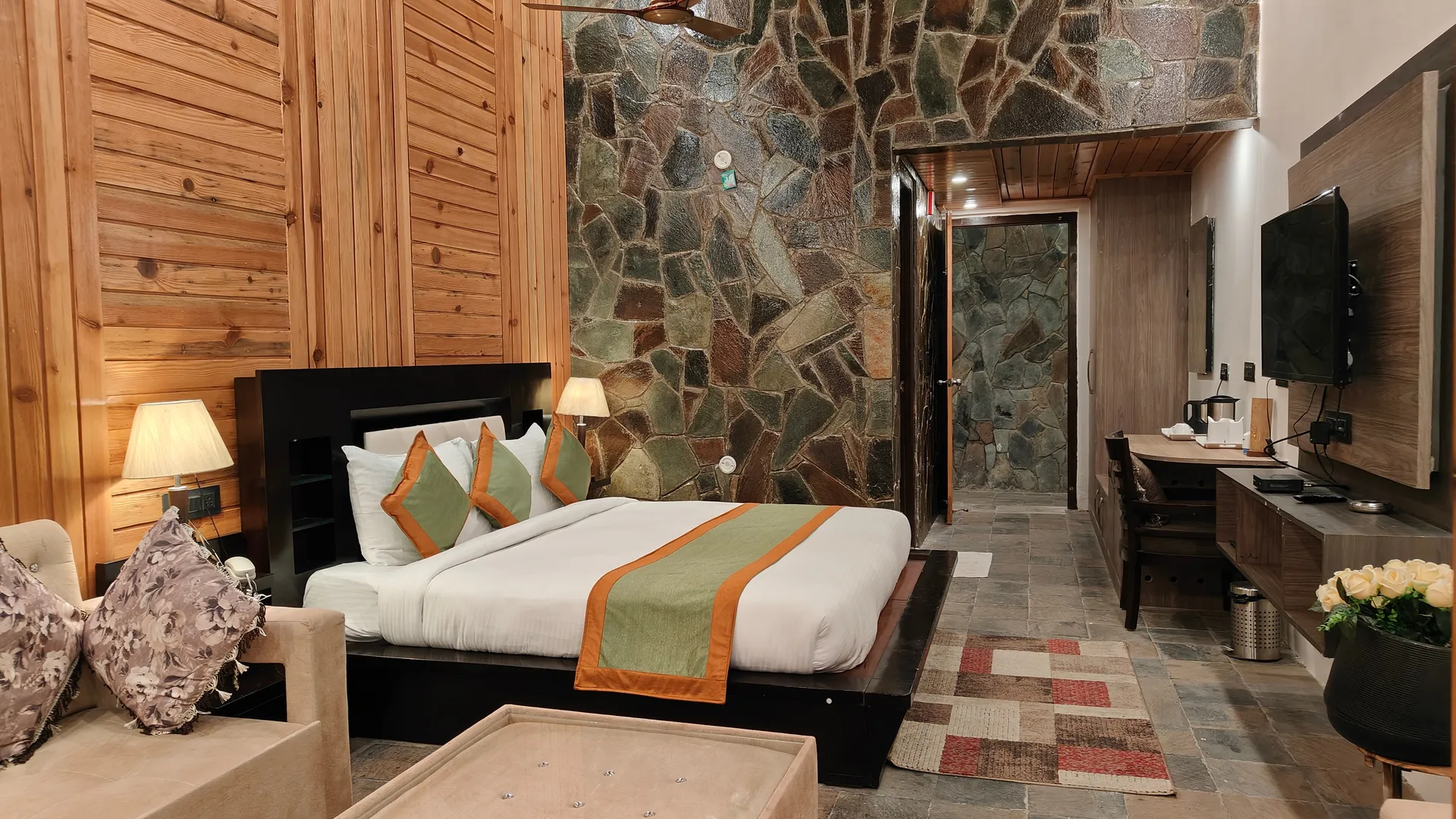 SUNITA HIMALAYAN PARADISE Room
