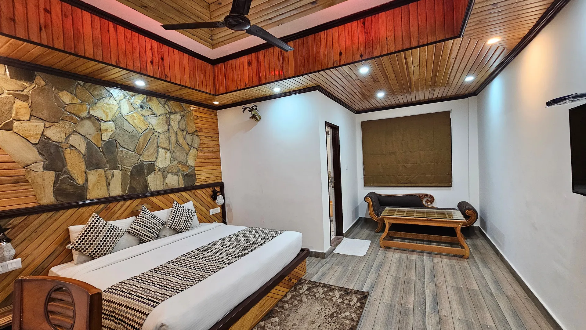 SUNITA HIMALAYAN PARADISE Room