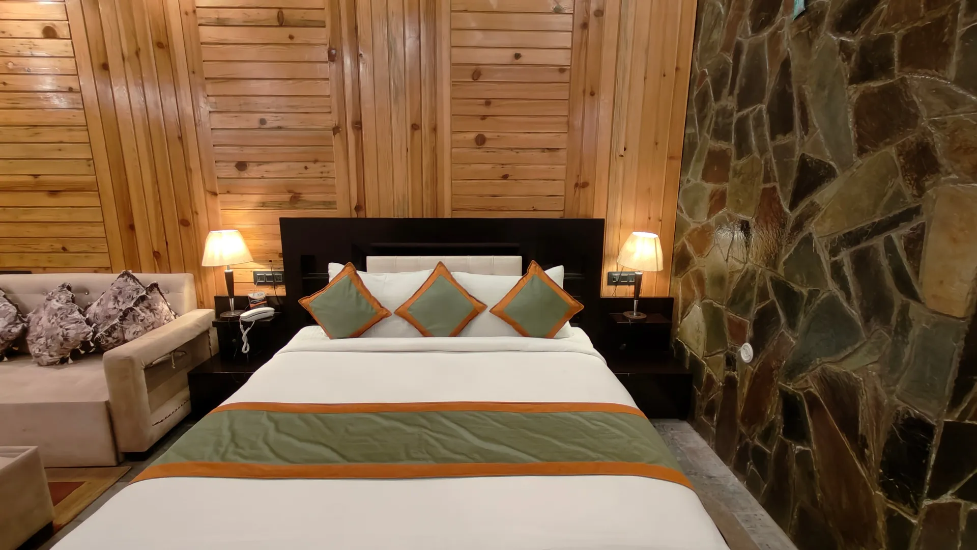 SUNITA HIMALAYAN PARADISE Room