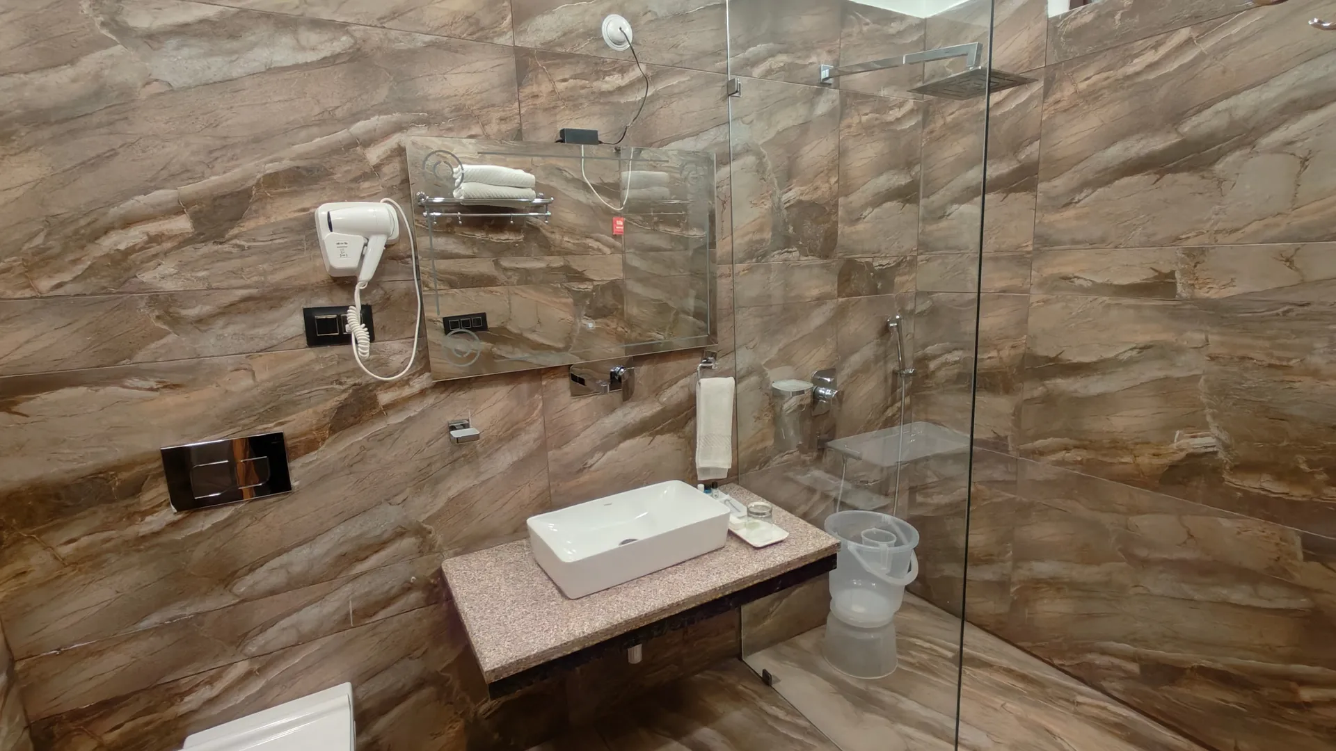SUNITA HIMALAYAN PARADISE Washroom