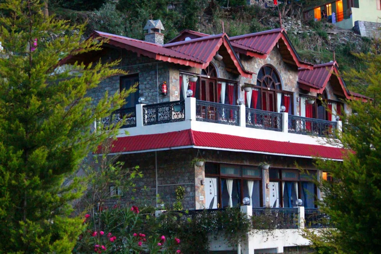 PARIJAT RETREAT  (30 KM FROM RANIKHET TOWARDS JIM CORBET) Entrance