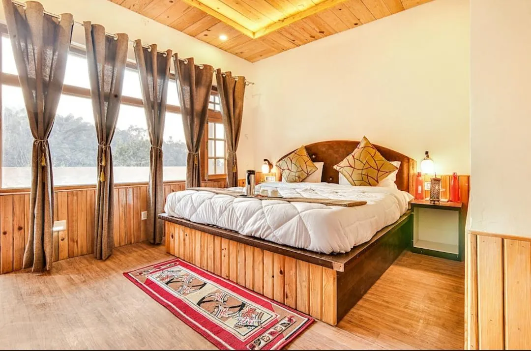 PARIJAT RETREAT  (30 KM FROM RANIKHET TOWARDS JIM CORBET) Room