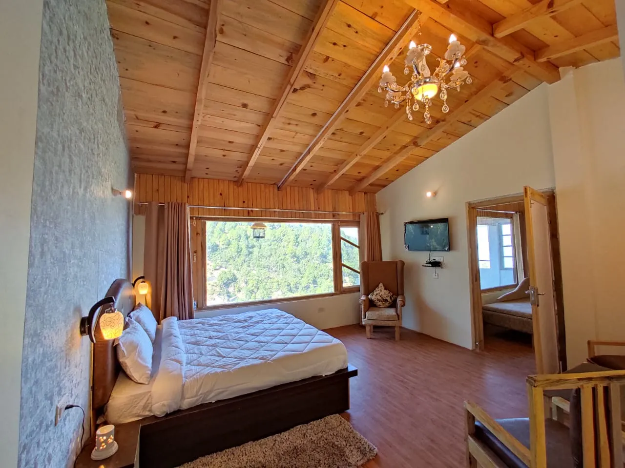 PARIJAT RETREAT  (30 KM FROM RANIKHET TOWARDS JIM CORBET) Room