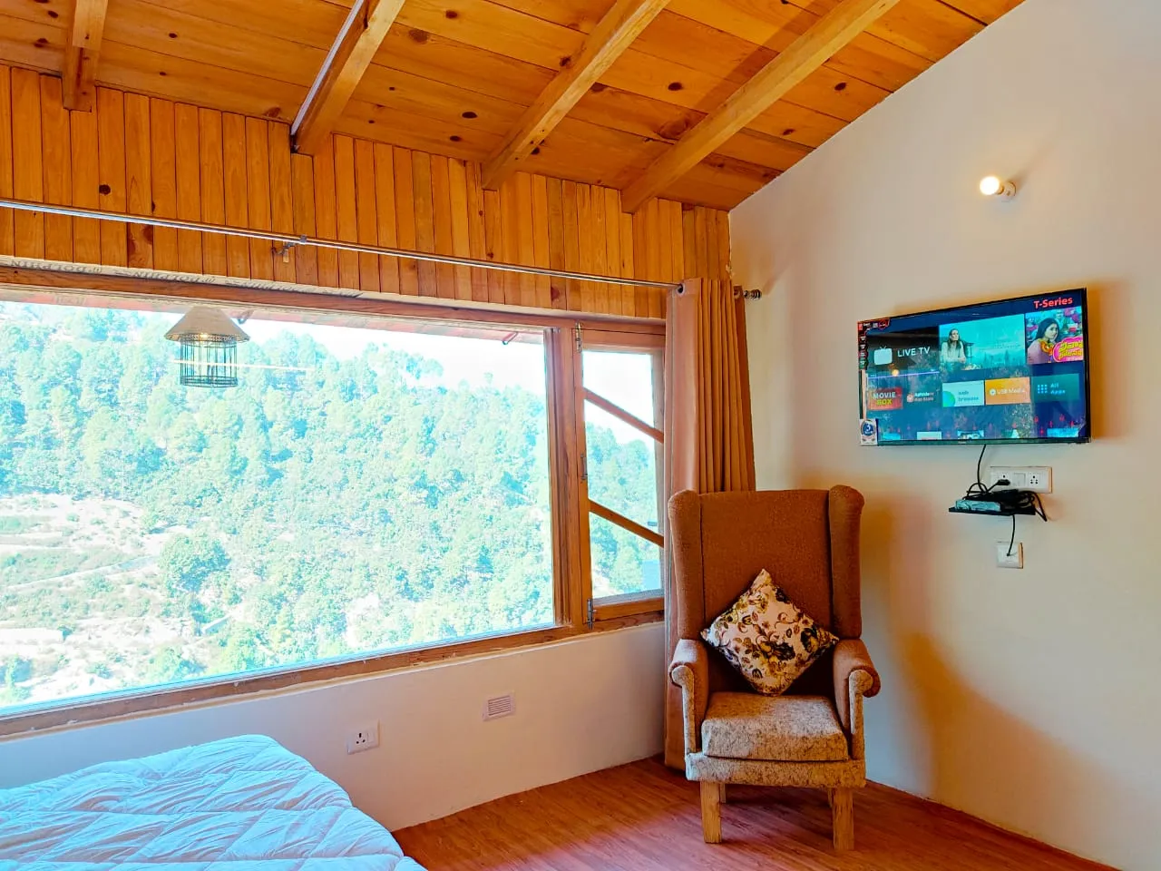 PARIJAT RETREAT  (30 KM FROM RANIKHET TOWARDS JIM CORBET) Room