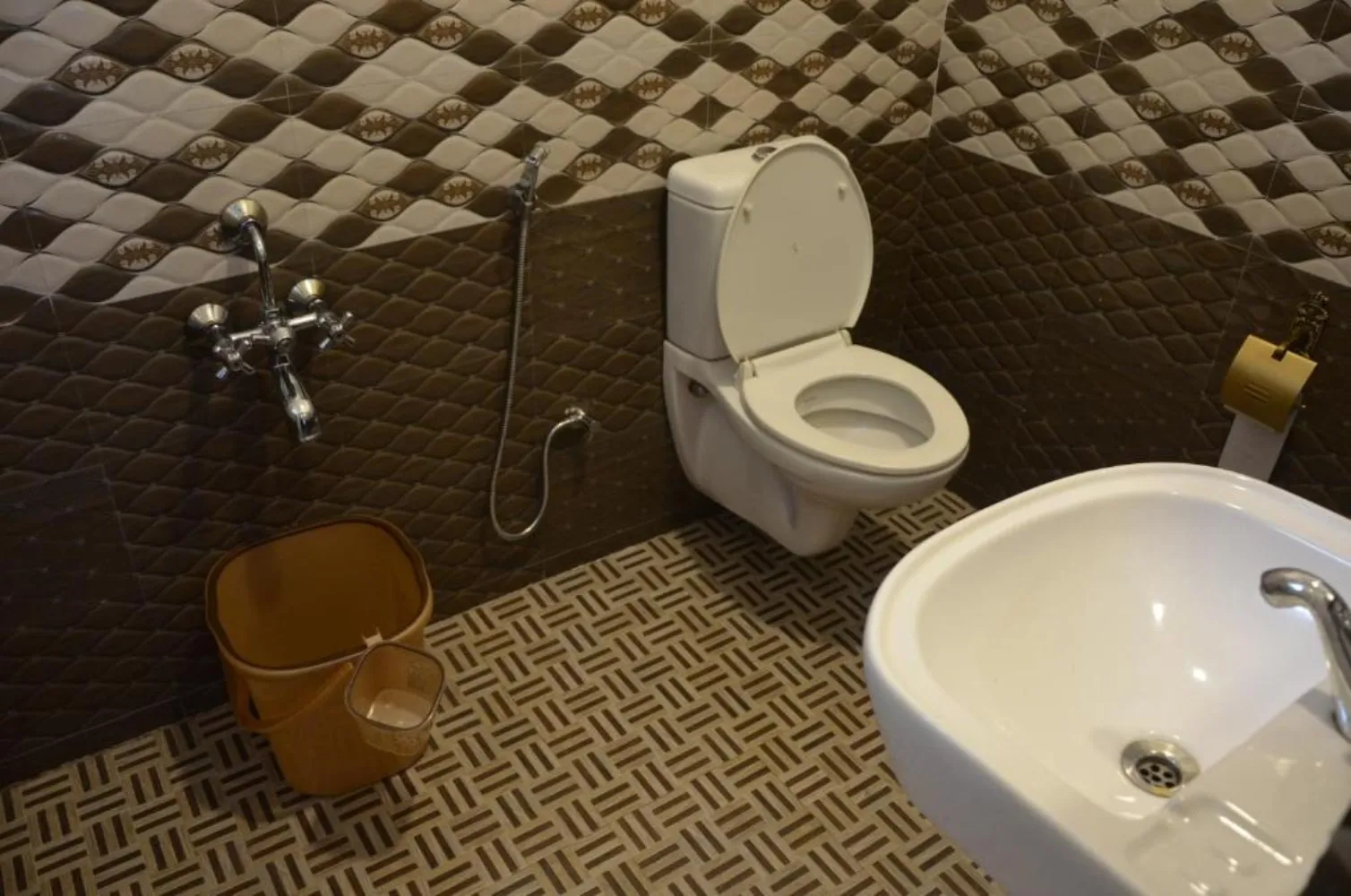 Bohemian Hideaway Kodaikanal Bathroom