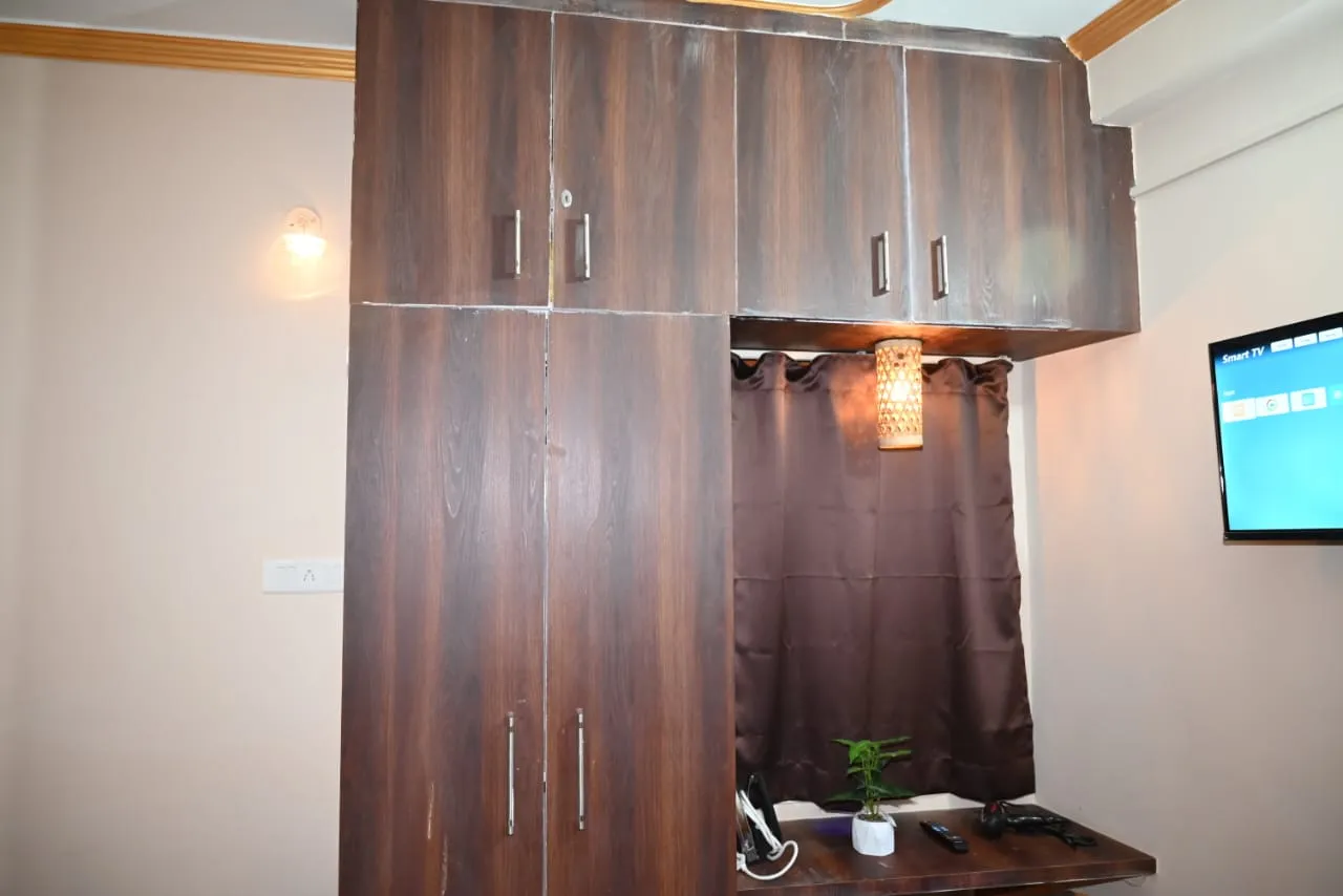 Hotel Lohaghat Regency Near Railway station Room