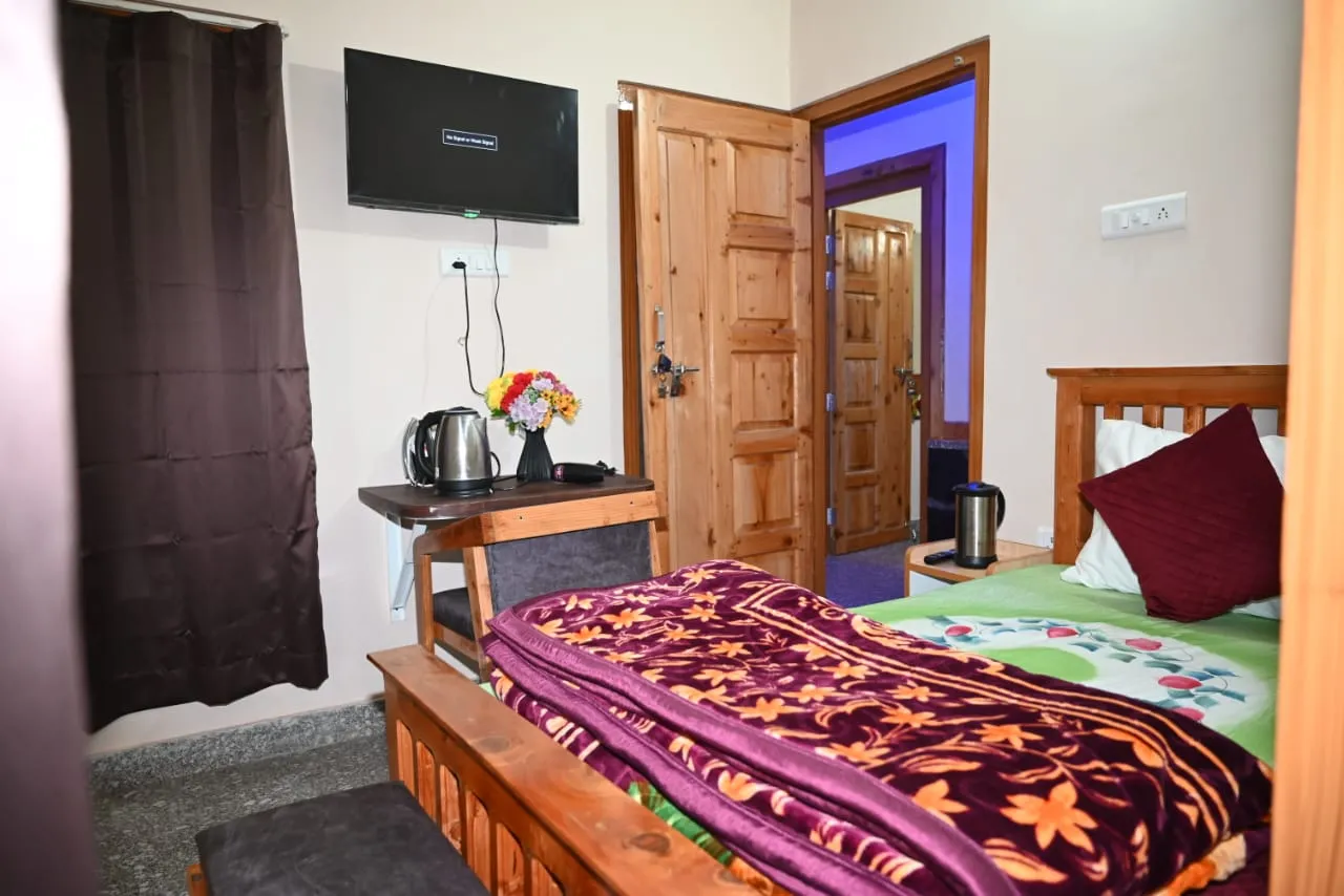 Hotel Lohaghat Regency Near Railway station Room