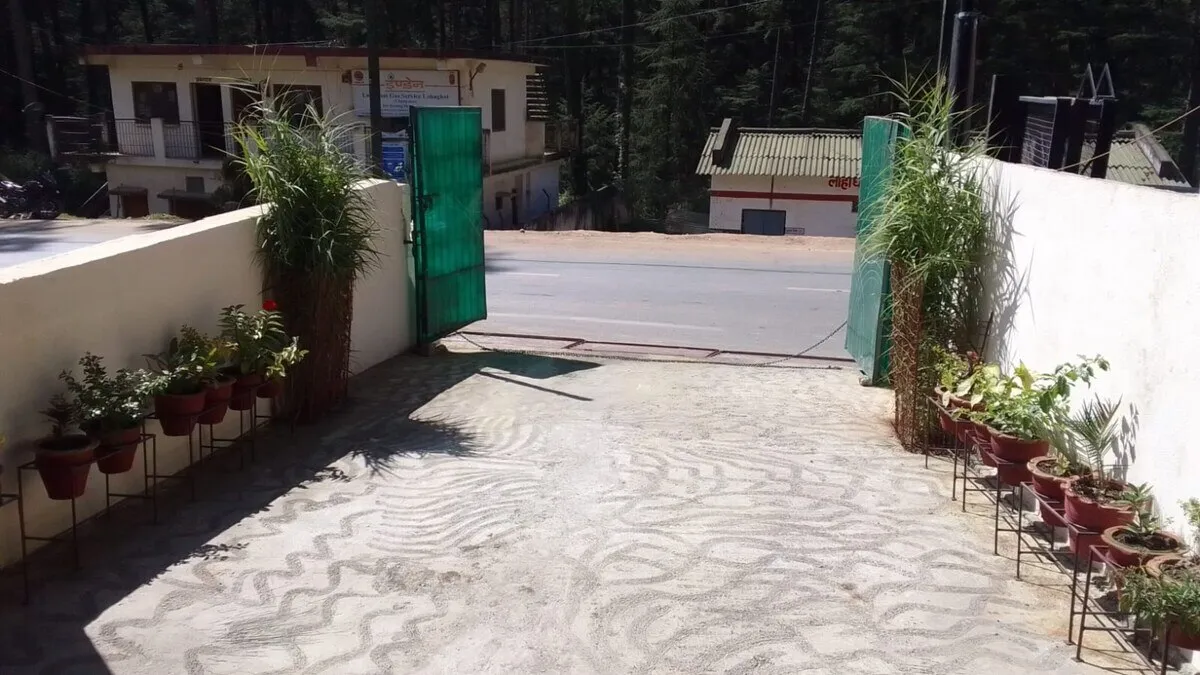Hotel Lohaghat Regency Near Railway station Room