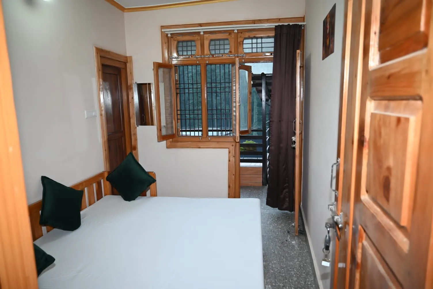 Hotel Lohaghat Regency Near Railway station Room