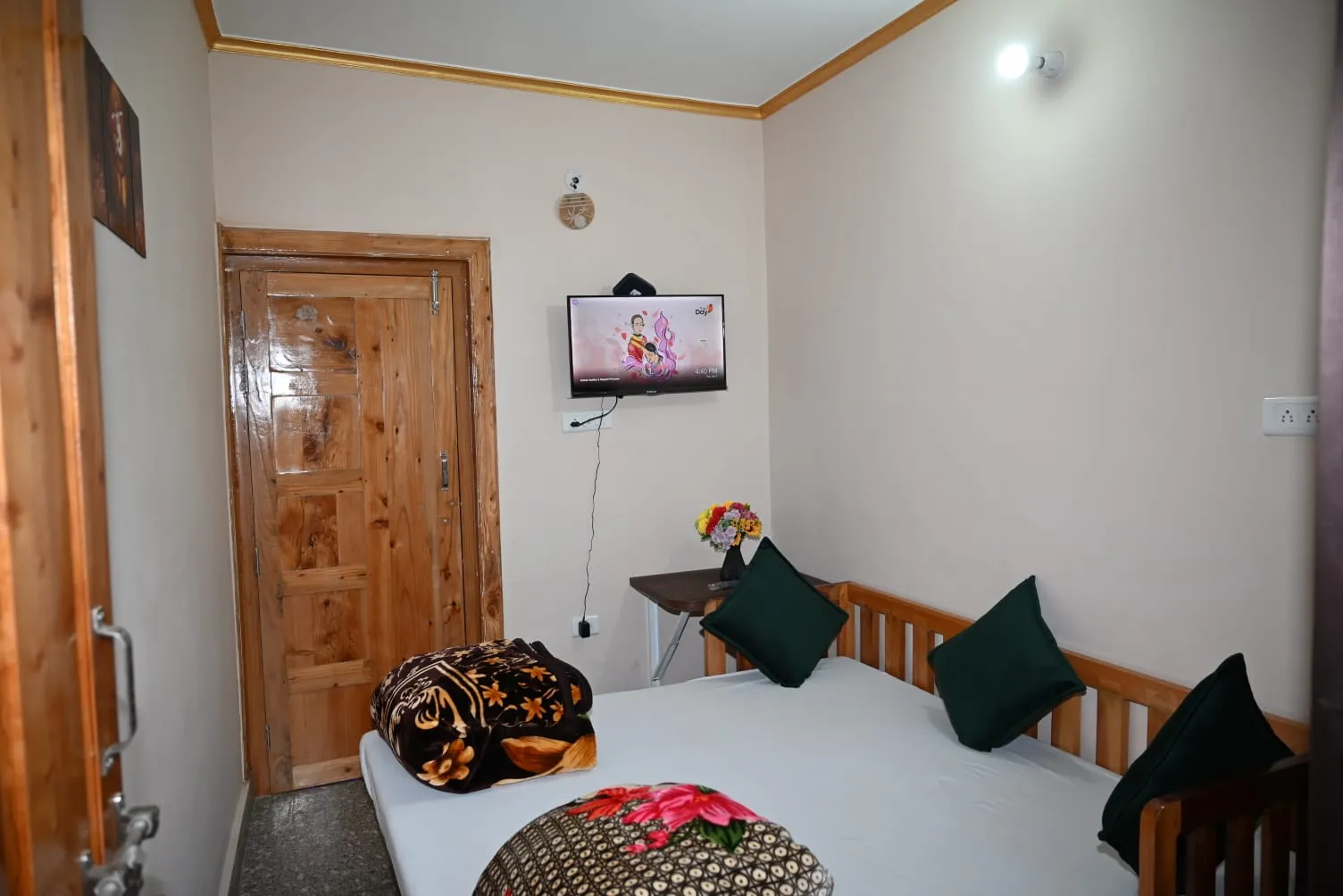 Hotel Lohaghat Regency Near Railway station Room