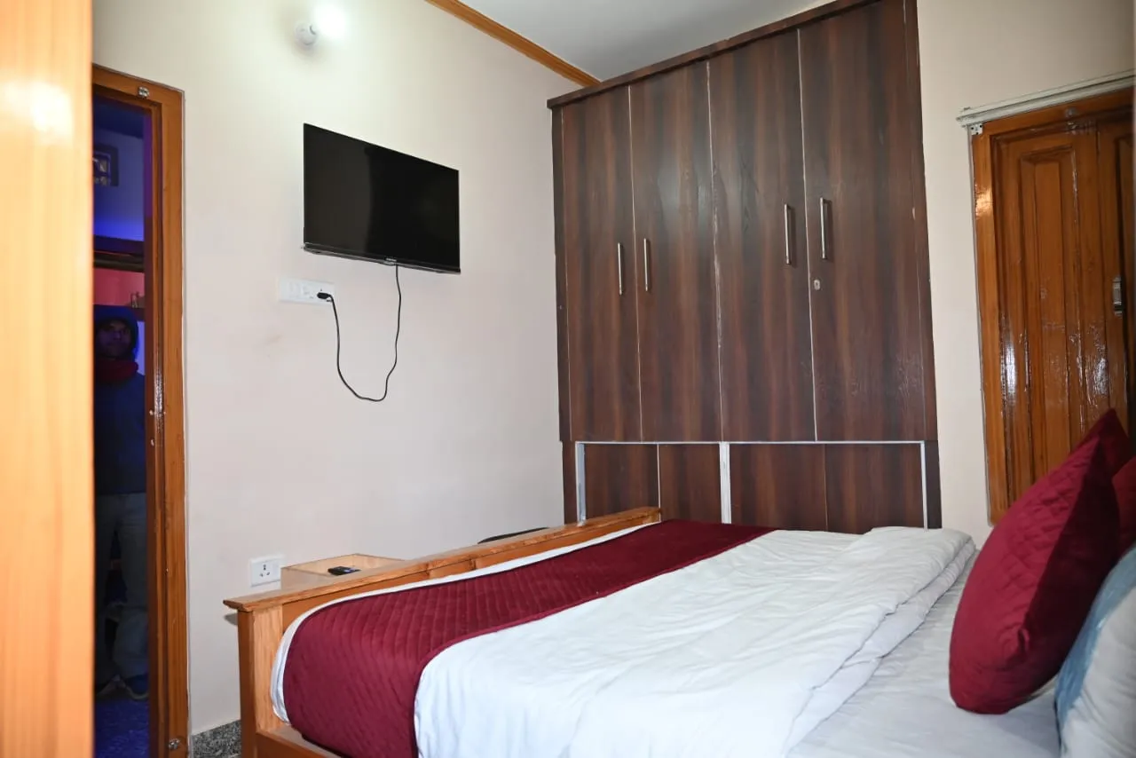 Hotel Lohaghat Regency Near Railway station Room