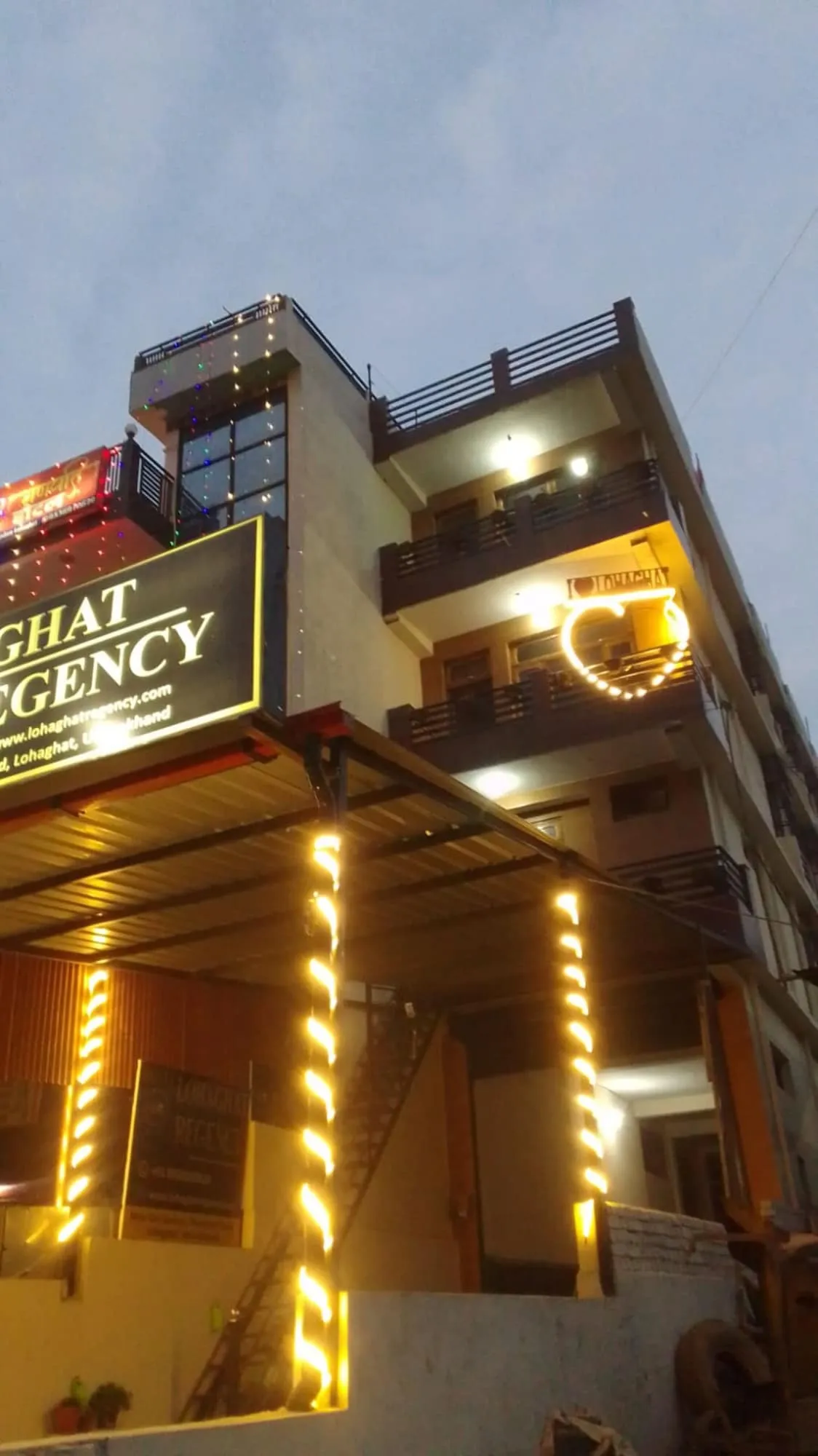 Hotel Lohaghat Regency Near Railway station Room